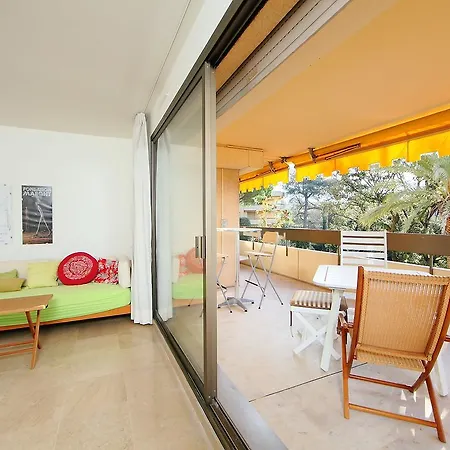 Apartment Chateau De La Pinede Juan-les-Pins